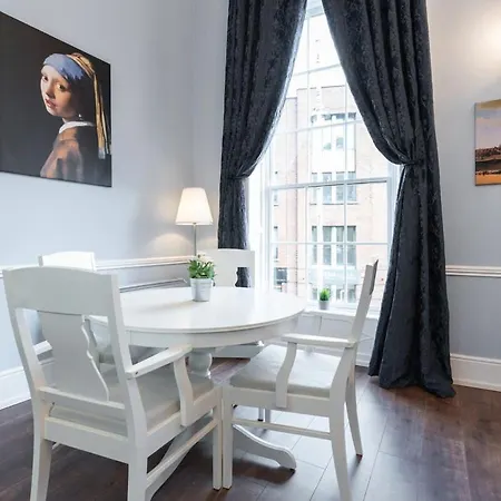 4 Poster Luxury Georgian Lejlighed Dublin
