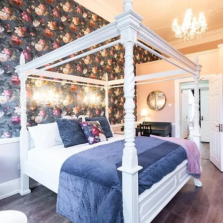 4 Poster Luxury Georgian