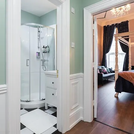 4 Poster Luxury Georgian Dublin