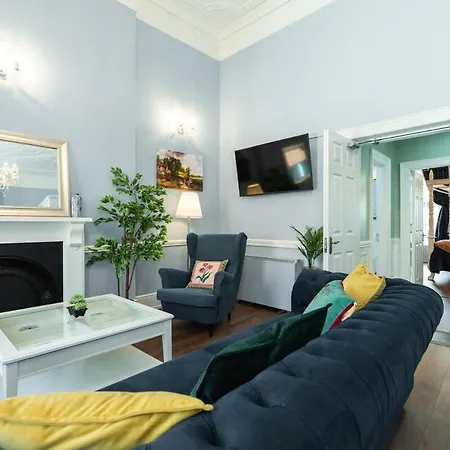 4 Poster Luxury Georgian *
