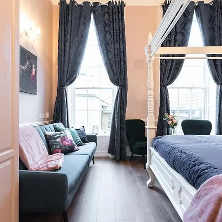 Appartement 4 Poster Luxury Georgian *